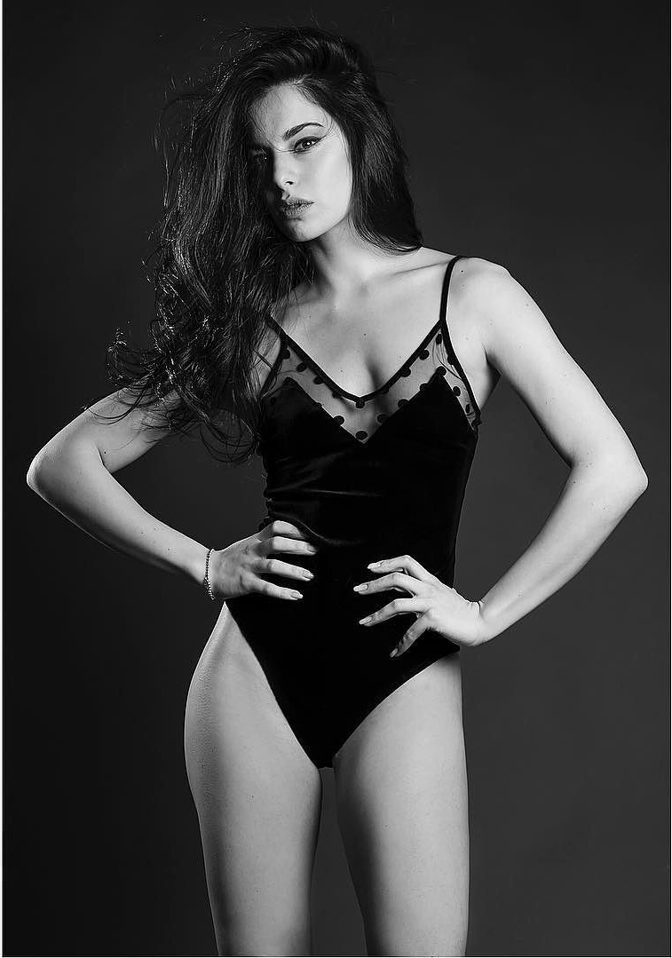 Aquí encontrareis fotos de Carlotta Maggiorana desnuda, transparencias, pos...