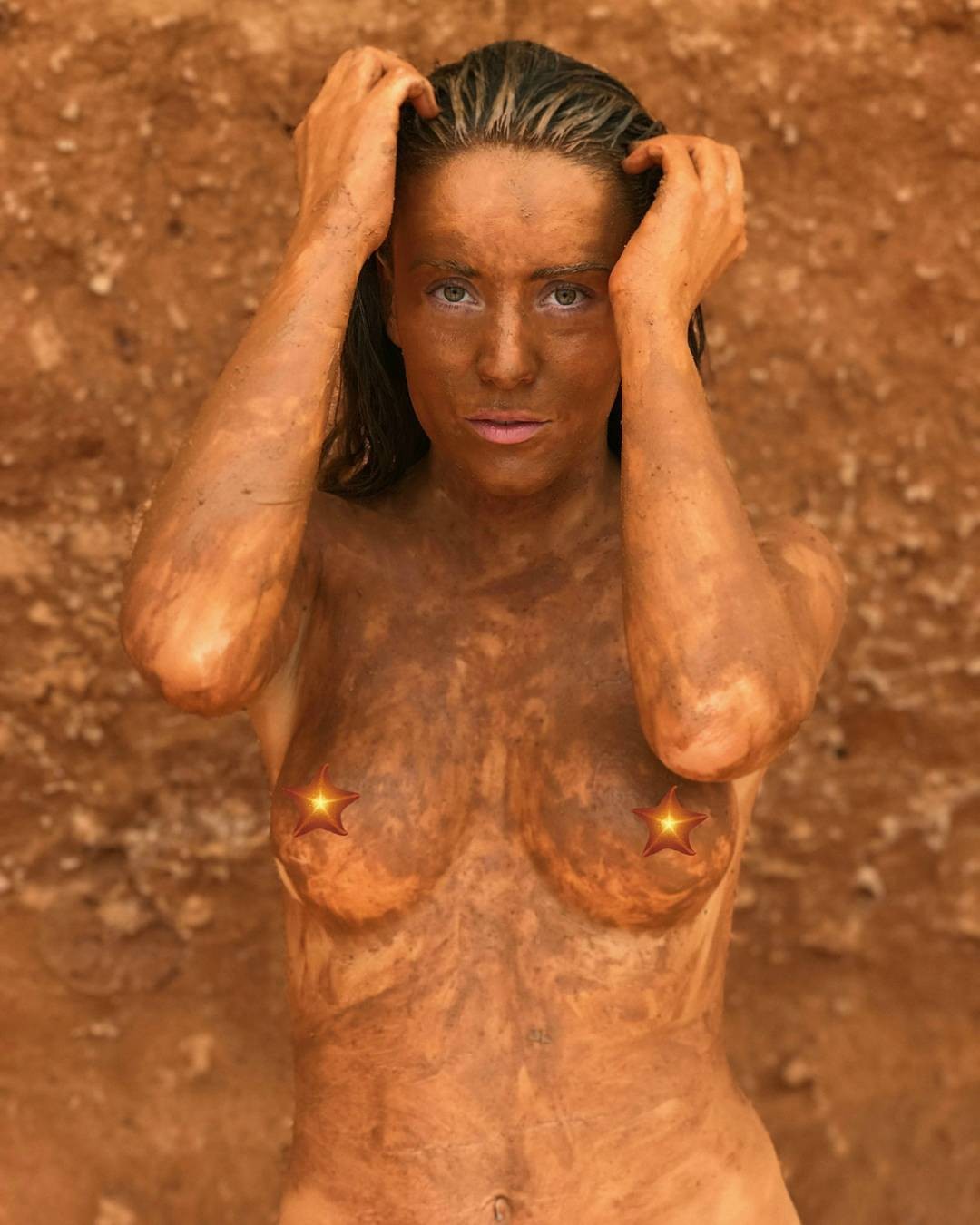 Aquí encontrareis fotos de Claudia Molina desnuda, transparencias, posados,...