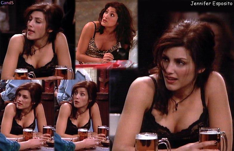 Aquí encontrareis fotos de Jennifer Esposito desnuda, transparencias, posad...