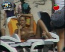 Vania Millán 91