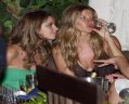  fdf_celebcity_eu_gisele_bundchen_vogue_fantasy_chic_shack_beach_party_03292007_07.jpg 